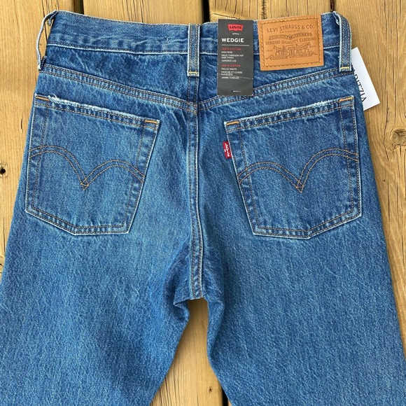 LEVI’S NWT Wedgie Fit Jeans - Picture 5 of 8